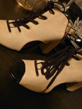 Juicy Couture Beige and Black Lace-Up Peep-Toe Boots